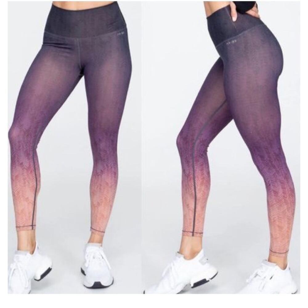 Ar-33 Alpha 7/8 High Waisted Leggings in Purple Ombre Size XL